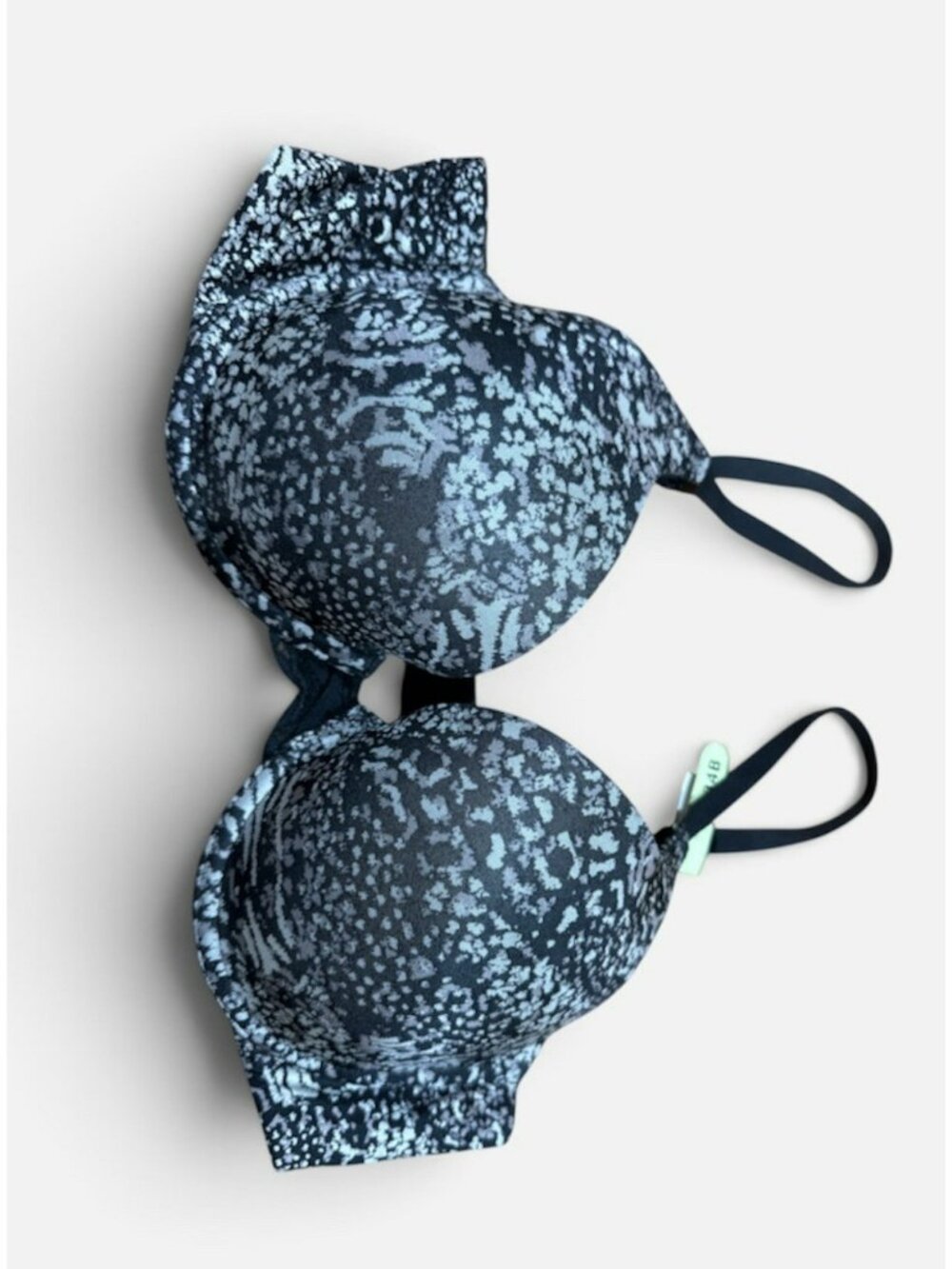 NWT Maidenform Push Up Cushioned Underwire Bra Size 36B DM0066
